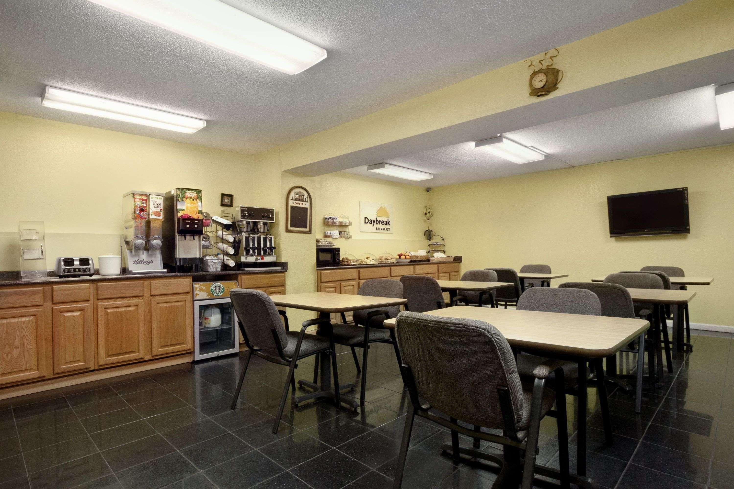 Days Inn By Wyndham Port Royal/Near Parris Island מראה חיצוני תמונה